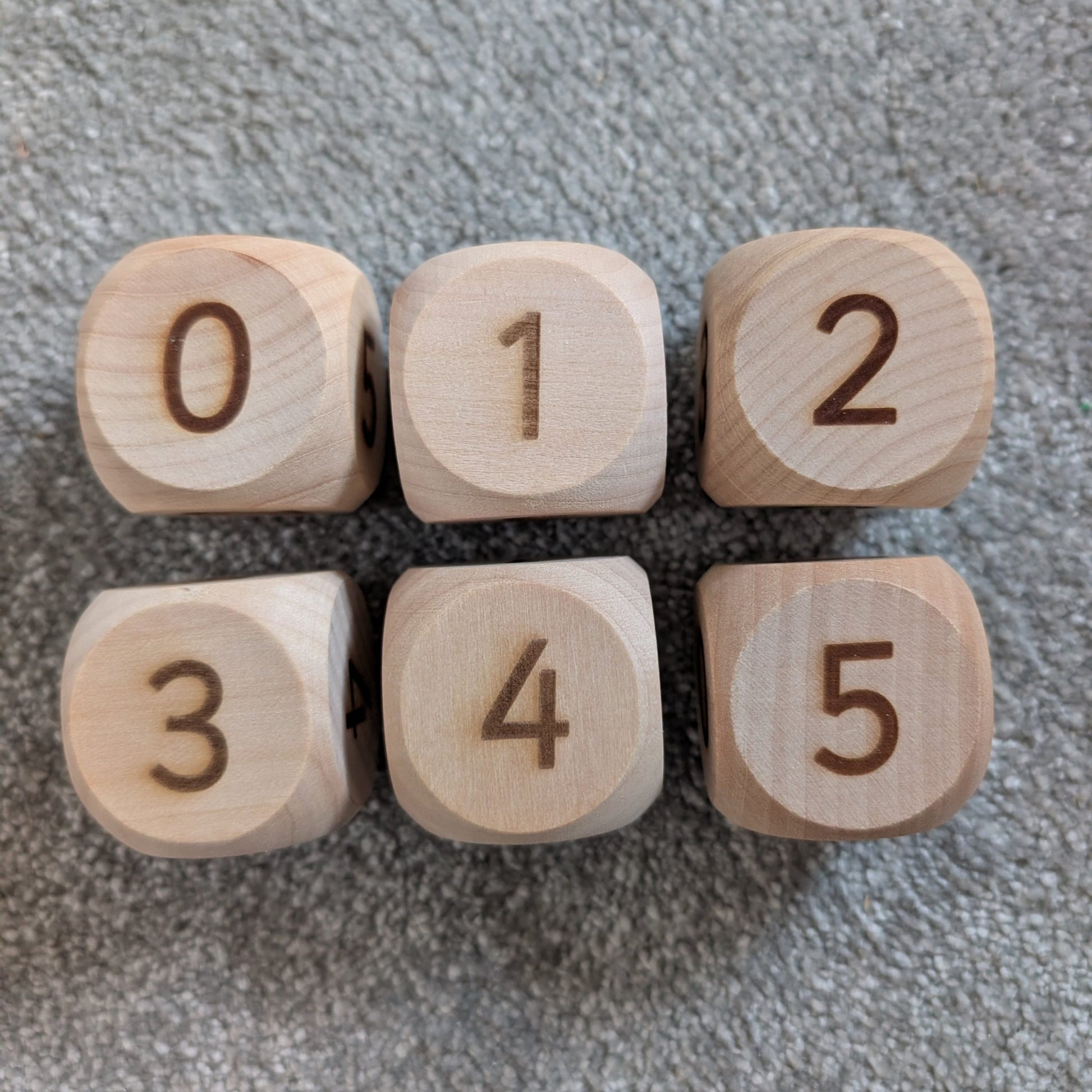 Wooden Dice - Numbers 0 to 5 image
